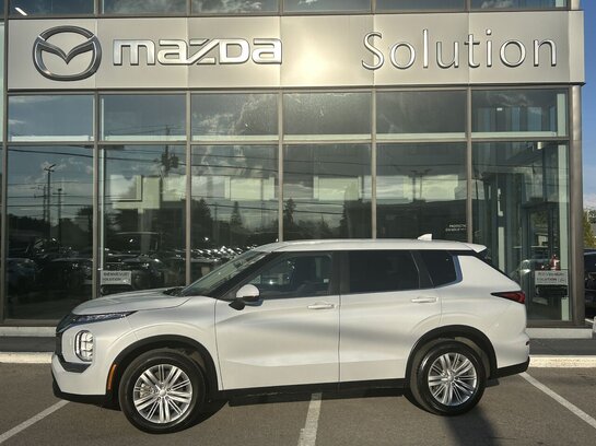 2023 Mitsubishi Outlander 2023 White 2023 Mitsubishi Outlander 2023 White